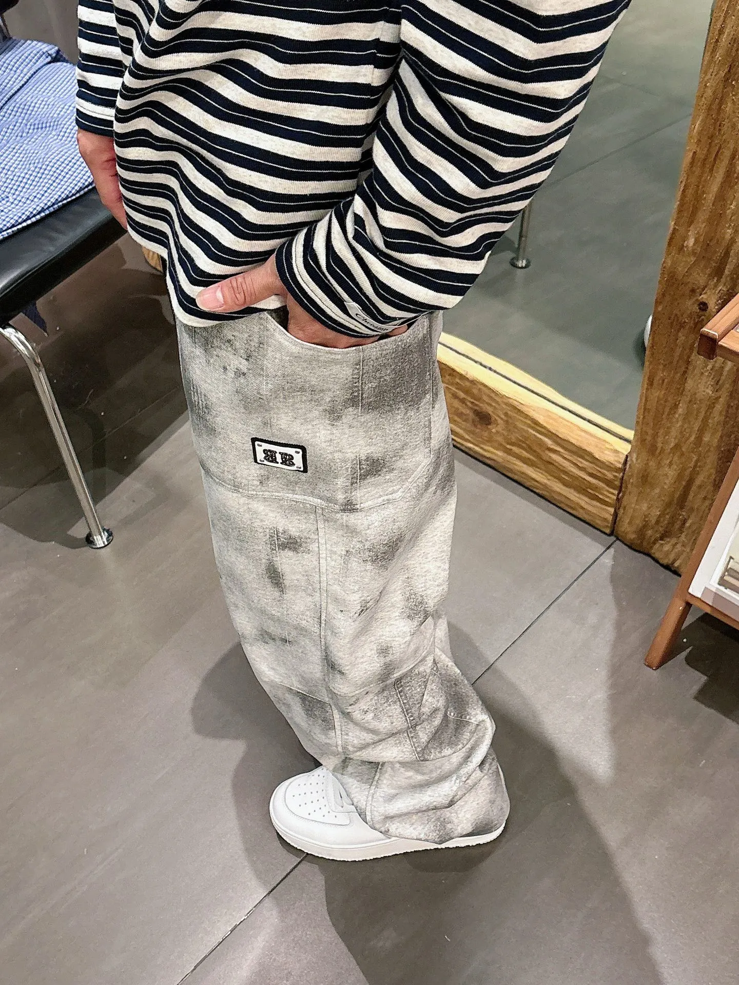 Balenciaga 🆕2026 Autumn and Winter New Arrival Casual Pants! The official website will be released simultaneously. Brand Classic LOGO casual pants, customized fabrics, excellent comfort and strong touch. Highly recognisable, perfect appearance and craftsmanship. Size:M-3XL